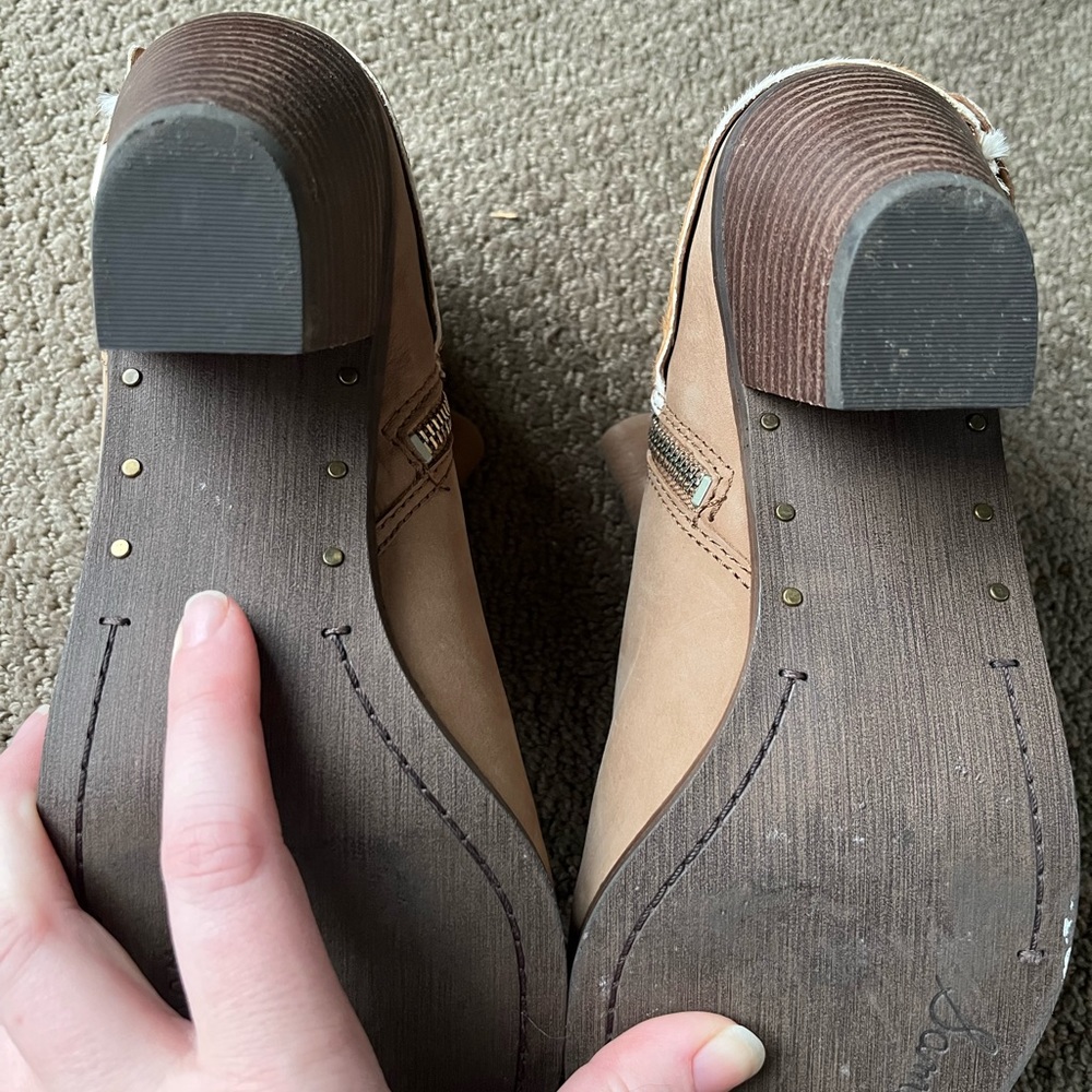 Sam Edelman Sandy Brown Chelsea Boot - Picture 5 of 6